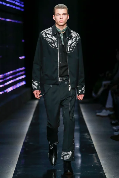 Look 24